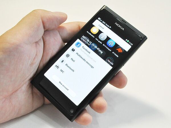 【海外端末】MeeGo OS搭載スマホ『Nokia N9』最速レビュー