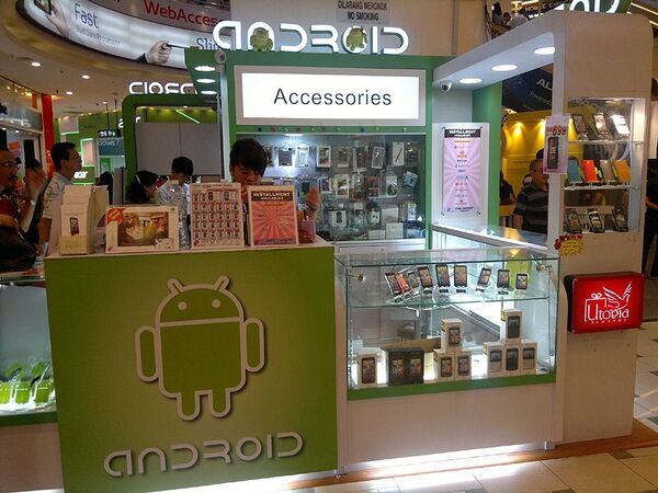 クアラルンプールの電脳ビルで１日中スマホ三昧！