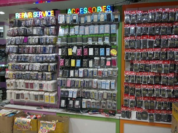 クアラルンプールの電脳ビルで１日中スマホ三昧！