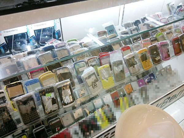 クアラルンプールの電脳ビルで１日中スマホ三昧！