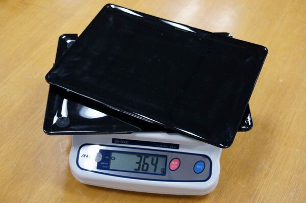 MacBook Airを美しくガードするカーボン柄保護フィルム国内販売