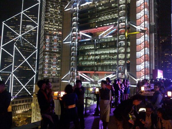 【セレブも転売屋も夢中】香港iPhone 4S発売狂騒曲