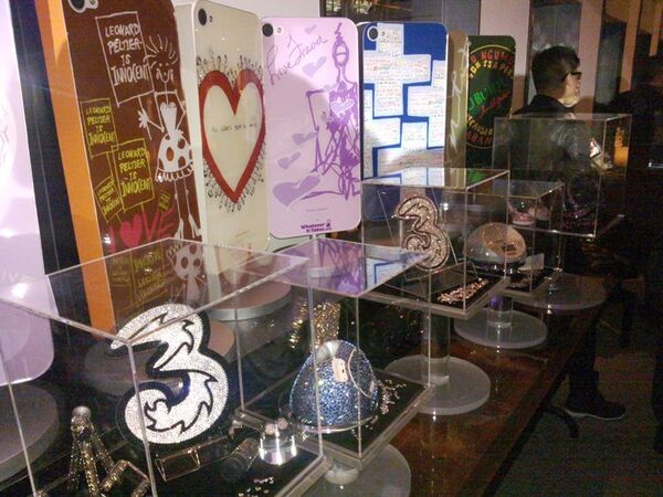 【セレブも転売屋も夢中】香港iPhone 4S発売狂騒曲