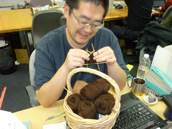 てぶくろ編み始めました