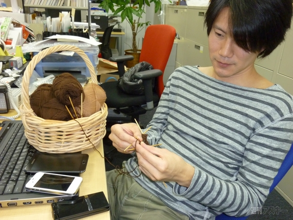 てぶくろ編み始めました