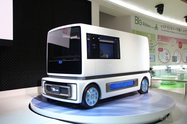 【TMS2011探検隊】痛車の究極系に留まらない『Fun-Vii』はクルマ興味ゼロのマイ度肝をぶっこ抜き！　西館1・2ホール編