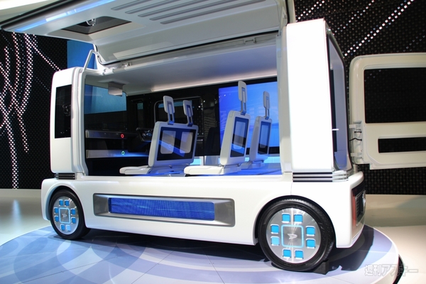 【TMS2011探検隊】痛車の究極系に留まらない『Fun-Vii』はクルマ興味ゼロのマイ度肝をぶっこ抜き！　西館1・2ホール編