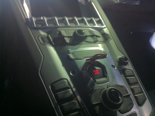 Lamborghini Aventador LP700-4