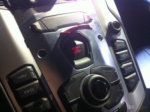 Lamborghini Aventador LP700-4