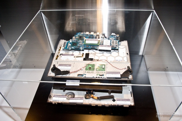 チュートリアル徳井義実カーが4都市を巡る　『Ultrabookデビュークルーズ』が出発