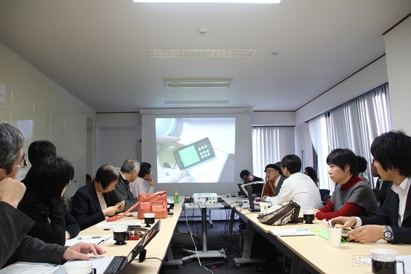 ポケットのなかから世界へ発信!!　覚えて楽しい“スマート点字”