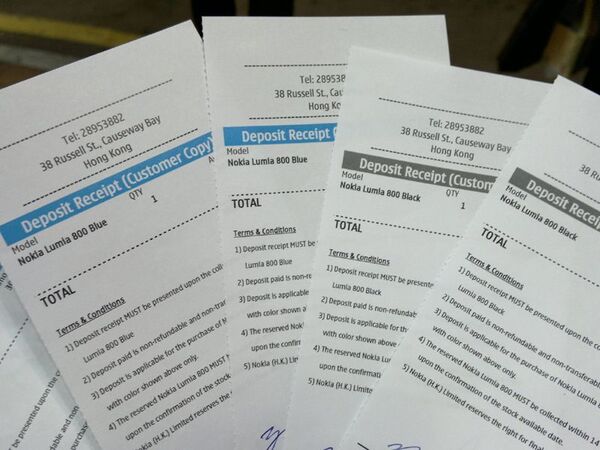 iPhone発売日に迫る盛り上がり！　香港ノキアストアでのWP7機『Lumia 800』発売イベントレボ