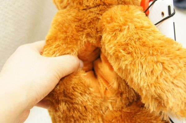 くまのぬいぐるみ型iPadカバー・スタンド『Paddy Bear』