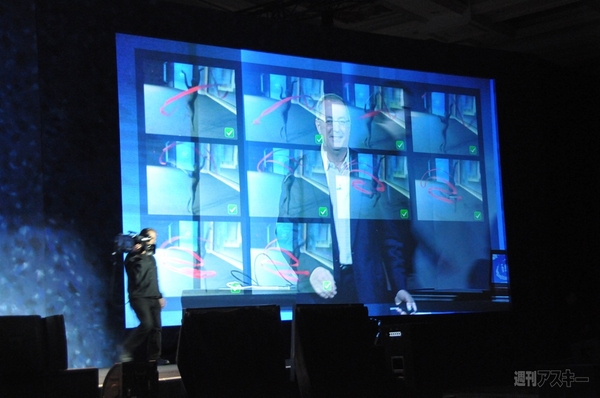 「ラジカセの代わりにUltrabookを肩にかつぐんだ」　IAスマホとゴリラガラスUltrabookが登場したインテル基調講演：CES2012