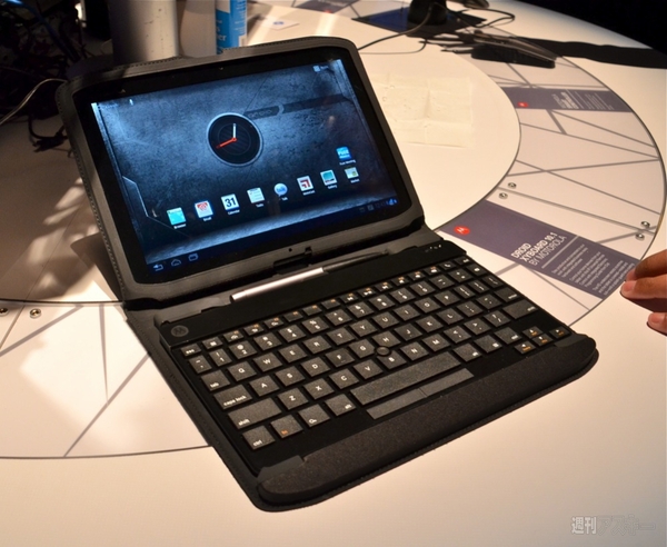 CES2012 モトローラ DROID MAXXほか
