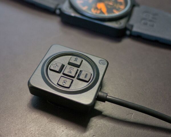 iPod、iPhone、iPadの純正イヤホンに喝！