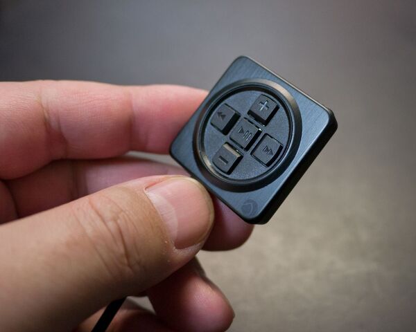 iPod、iPhone、iPadの純正イヤホンに喝！