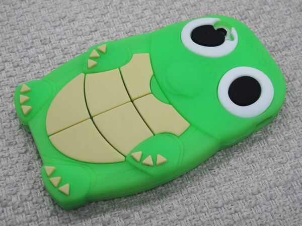 メタボな恐竜を筆頭にiPhone 4/4S用キャラクター系ケース大集合！