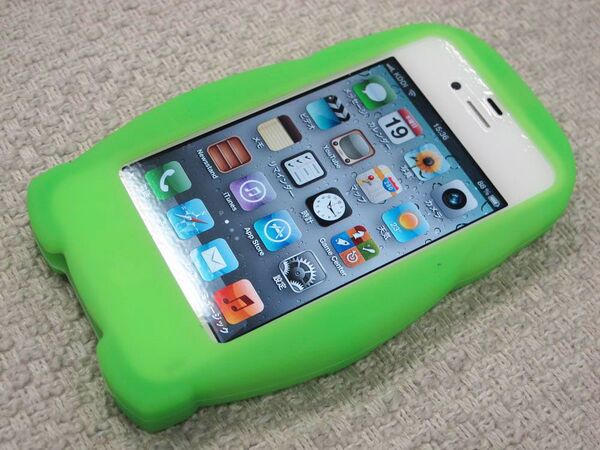 メタボな恐竜を筆頭にiPhone 4/4S用キャラクター系ケース大集合！