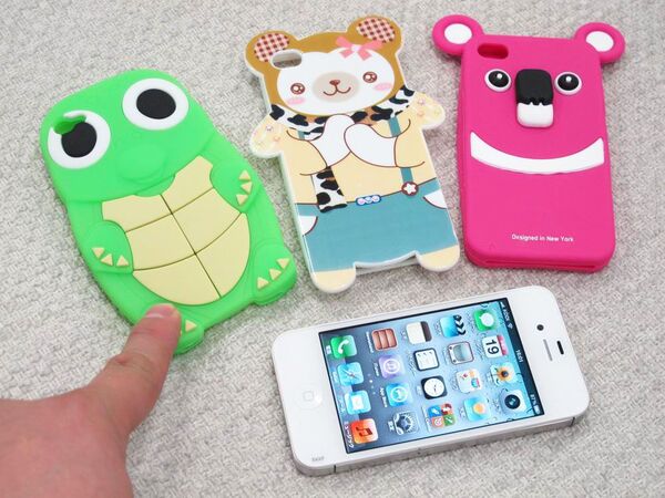 メタボな恐竜を筆頭にiPhone 4/4S用キャラクター系ケース大集合！