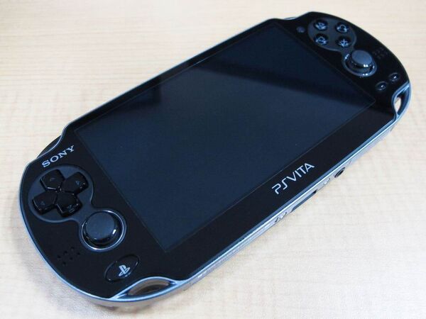 PS Vitaの画面をギッリギリまで保護するギッチギチ寸法の保護フィルム