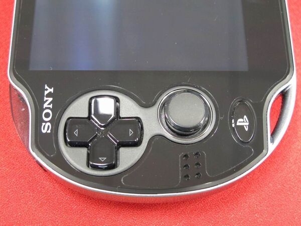 PS Vitaをギッリギリまで保護するギッチギチ寸法の液晶保護フィルム『OverLay』