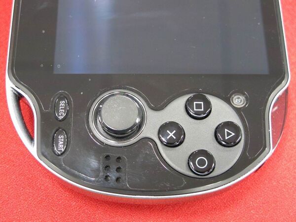 PS Vitaをギッリギリまで保護するギッチギチ寸法の液晶保護フィルム『OverLay』