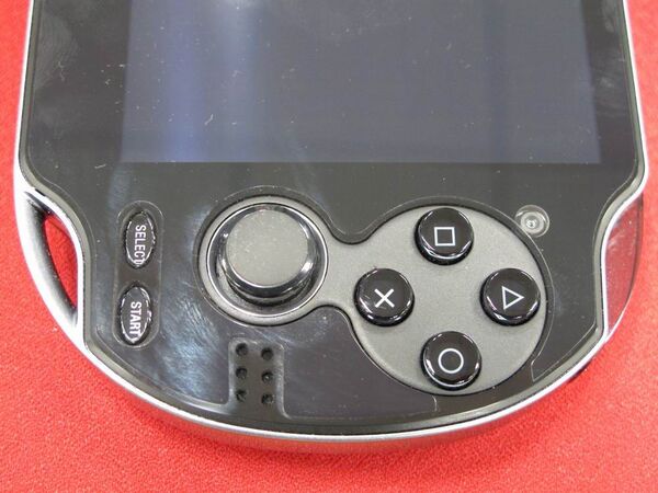 PS Vitaをギッリギリまで保護するギッチギチ寸法の液晶保護フィルム『OverLay』