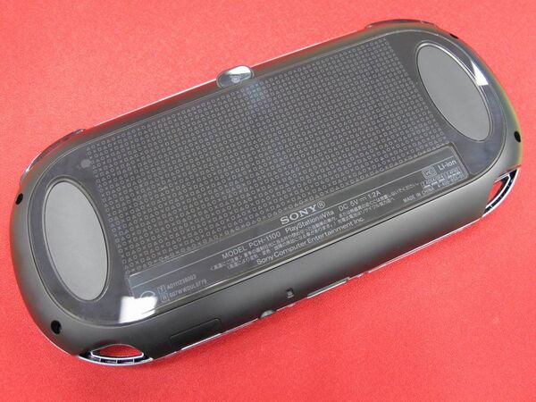 PS Vitaをギッリギリまで保護するギッチギチ寸法の液晶保護フィルム『OverLay』