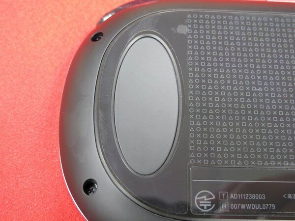 PS Vitaをギッリギリまで保護するギッチギチ寸法の液晶保護フィルム『OverLay』