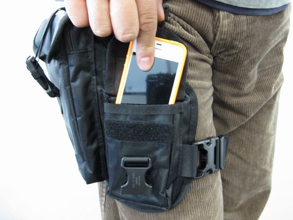 装着したままフルマラソンできるぐらい軽快にデジガジェを携帯できるレッグバッグ