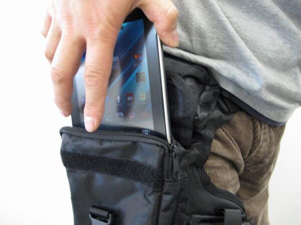 装着したままフルマラソンできるぐらい軽快にデジガジェを携帯できるレッグバッグ