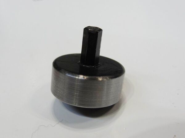 日本の職人が本気で作った“コマ”の熱き闘いを見よ