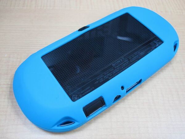 まったく異なるPS Vita用ケース4製品を試してみました