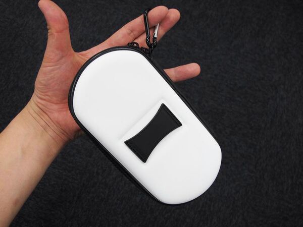 まったく異なるPS Vita用ケース4製品を試してみました