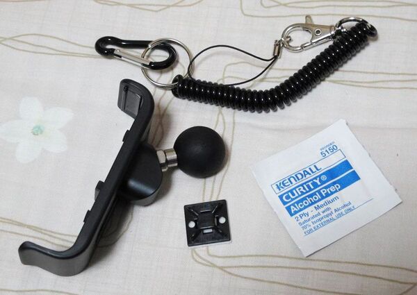 マウントシステムでポータブルナビ『NV-U37』の魅力が格段アップ