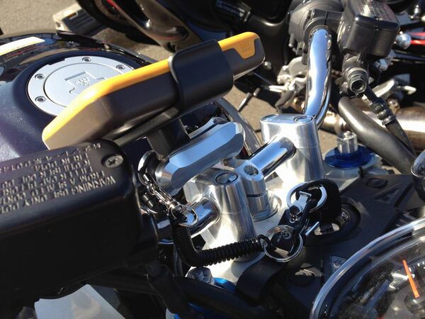 マウントシステムでポータブルナビ『NV-U37』の魅力が格段アップ