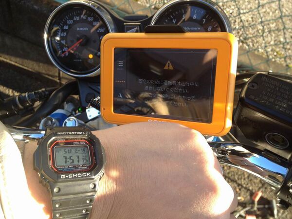 マウントシステムでポータブルナビ『NV-U37』の魅力が格段アップ