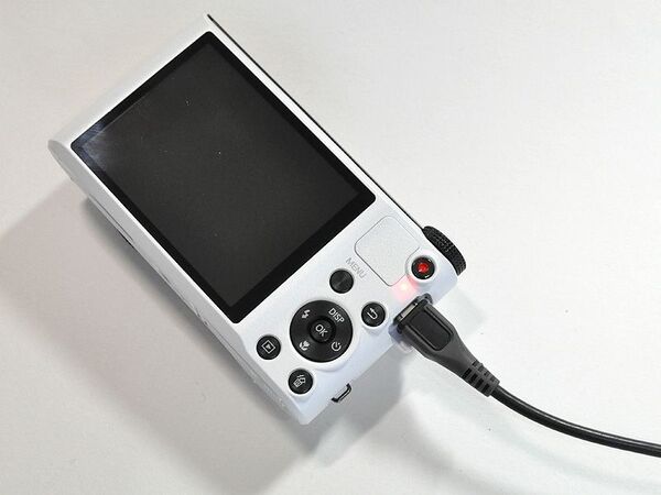 【海外製品】サムスン得意のWiFiコンデジが画質も機能もパワーアップ！