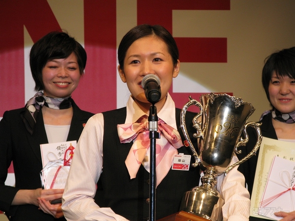 怒りをいなす日本一の接客スキルを堪能！ ドコモショップの応対コンテストに潜入