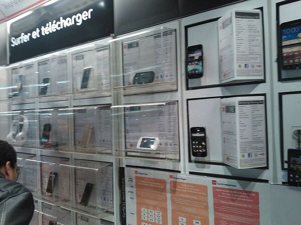 【山根博士敗北！】パリのモバイルはイマイチだった……