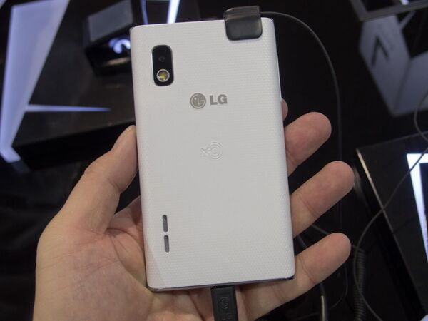 MWC2012：LGエレクトロニクスの5インチスマホはLTE対応!!　クアッドコア搭載モデルも爆速だっ！