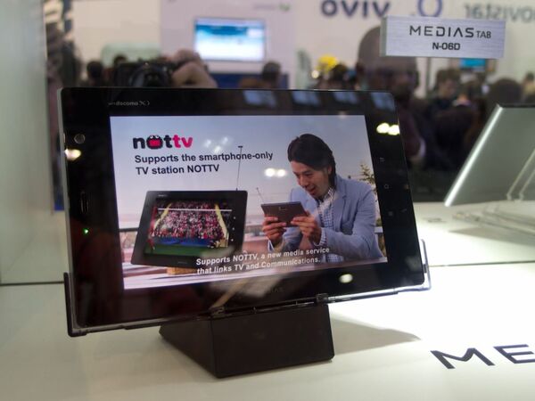 MWC2012：NECカシオはグローバルモデルを展示（してるだけ……）