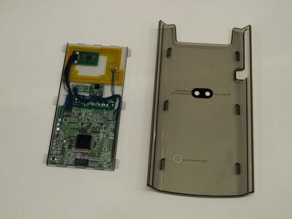 MWC2012：ドコモブースではセンサー付きジャケットの新モデルと“サクラチップ”最新版を展示