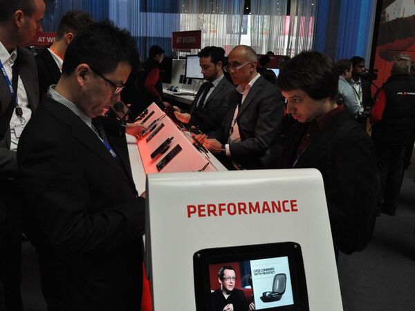 MWC2012：モトローラには最新スマートフォンが勢ぞろい