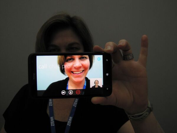 MWC2012：SkypeもメトロUI風な『Windows Phone for Skype』のすべて見せます