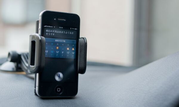 【いじめないで！】Siriをクルマのなかで使ってみる