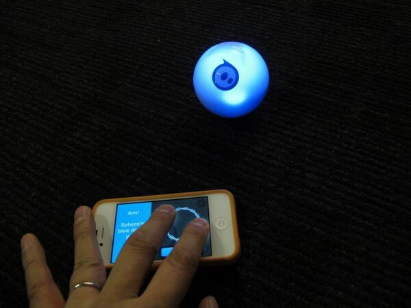【まるでハロ？】スマホで操作するカワユス球体『Sphero』