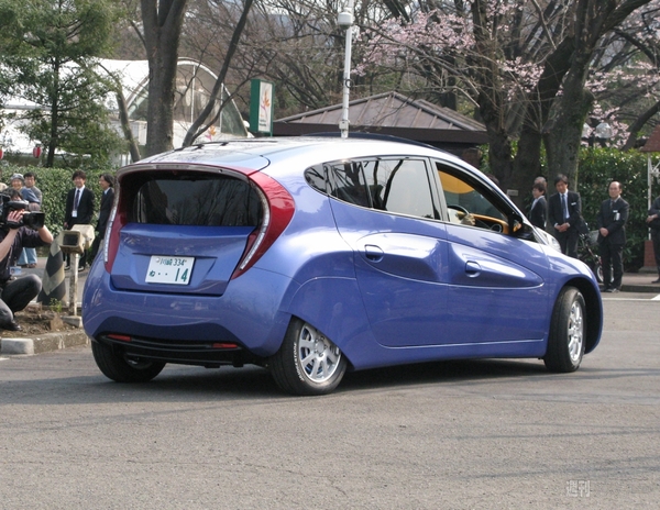 EV試作車『SIM-WIL』