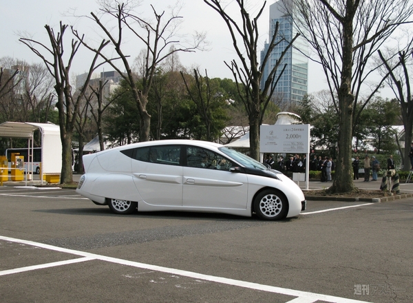 EV試作車『SIM-WIL』